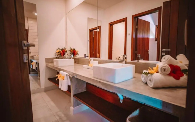 Madeiro Beach Hotel And Resort