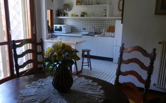 Lucys Holiday House