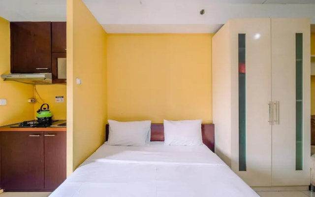 Cozy and Homey Studio Apartment at Metropark Condominium Jababeka by Travelio
