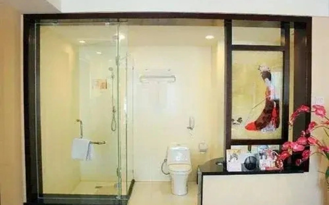 Tang Dynasty Hotel (Xi'an Fengcheng 3rd Road City Library Subway Station)(唐朝酒店（西安凤城三路市图书馆地铁站店）)