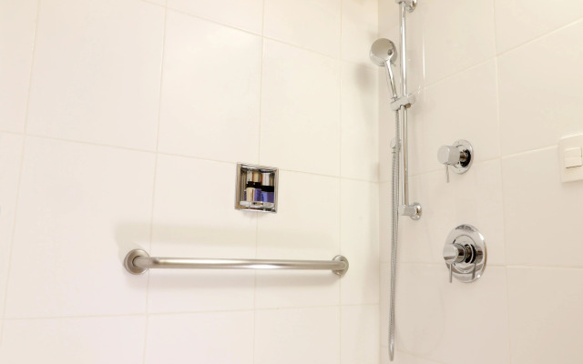 Staybridge Suites Guadalajara Expo by IHG