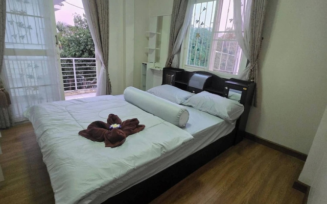 Charming 3-bedroom House With Pool Near Lat Krabang Airport