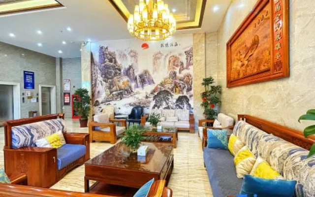 Kaijing Grand Hotel (Jinping Passenger North Station)