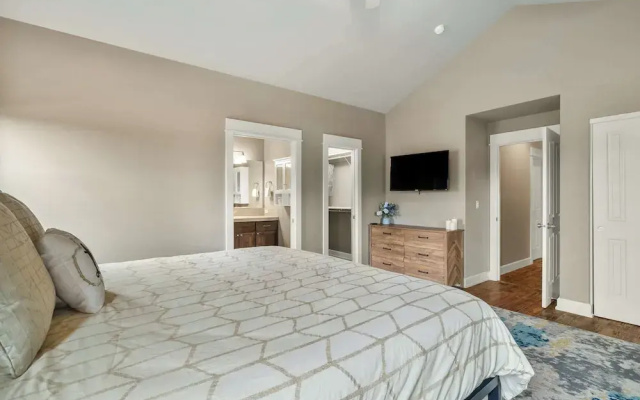 Hot-tub, Pet-friendly, 30 min to Mt Bachelor!