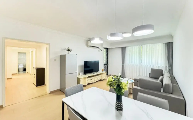 Tyms Gubei  2BR Apt near Gubei Road