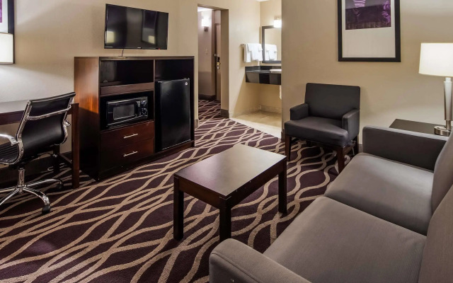 Best Western PLUS Dallas Hotel & Conference Center