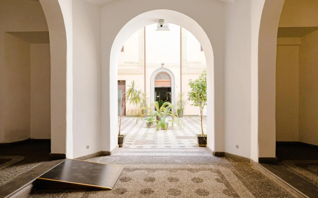 Classic apartment near the Colosseum