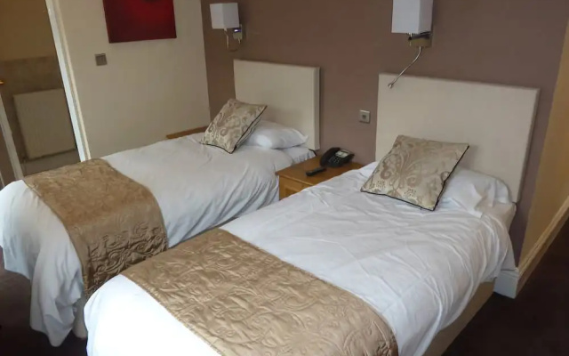 The Queen Hotel