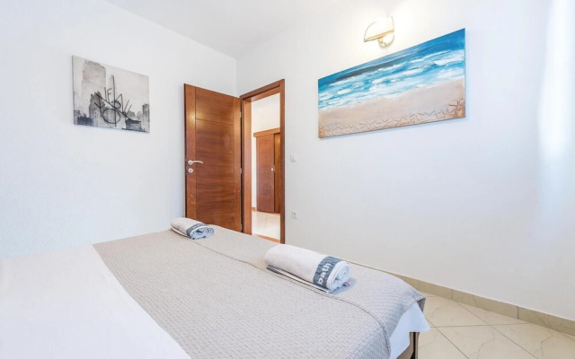 Beautiful Home in Rogoznica With Wifi and 2 Bedrooms