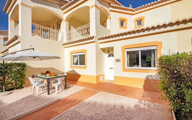 Townhouse Moreton