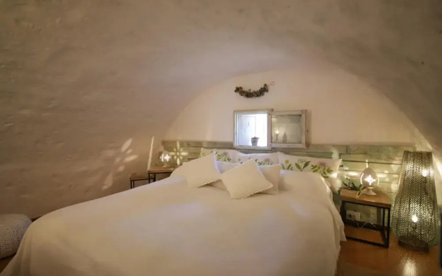 TD Dimora di Genna Trulletto With Lush Garden Pool