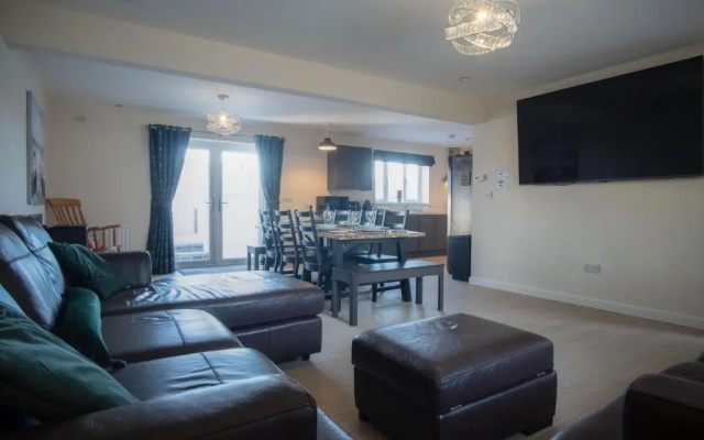 South Carvan View - 4 Bedroom Holiday Home - Tavernspite