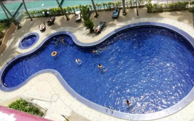 EXECUTIVES Pantai Seaview Batu Ferringhi 2704 - 2 Bedrooms