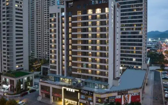 Atour Hotel Meixi Huxi Metro Station, Yuelu District, Changsha
