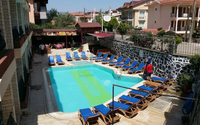 Özlem  1 Apart