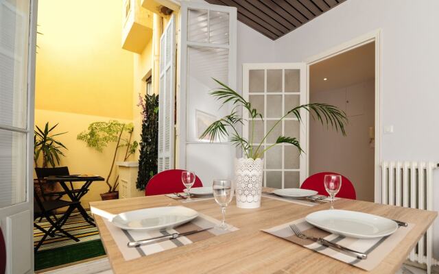 Отель Suite Gioia Five Stars Holiday House вид на фасад