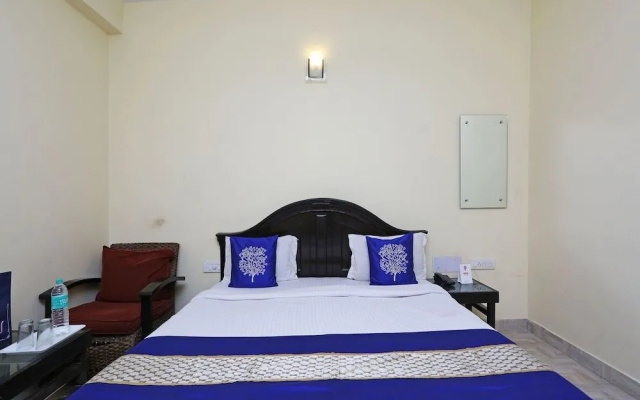 OYO 1949 Hotel Surya Garden