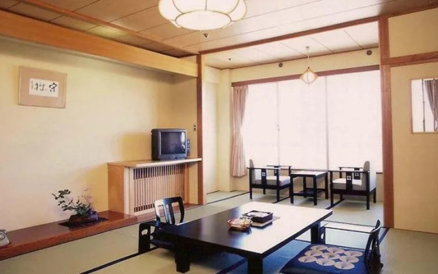 Ryotsu Yamaki Hotel