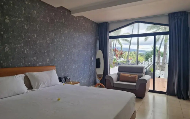 Cristal Itsandra Beach Hotel