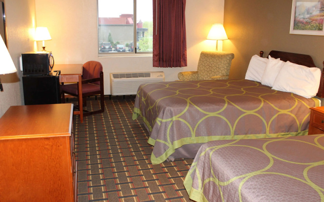 Super 8 by Wyndham Valparaiso