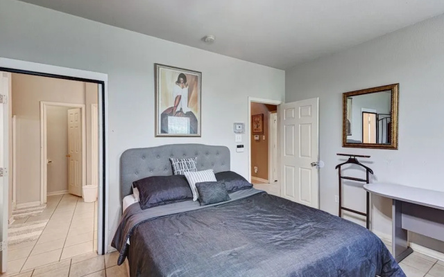 Beautiful 4 Bedroom Home by Redawning