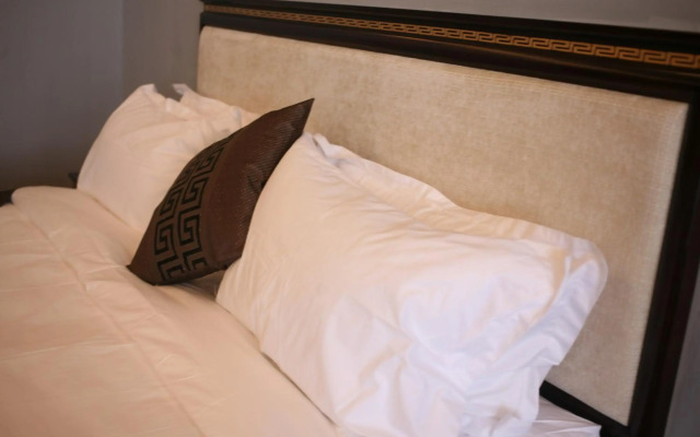 Yadonay Hotel