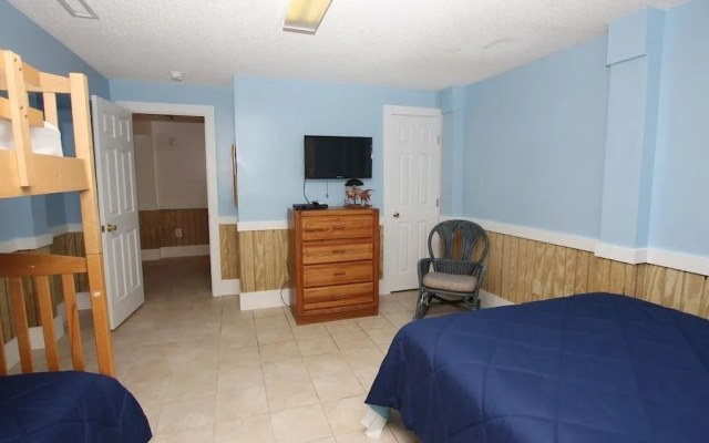 Lakeview - 5 Br Home