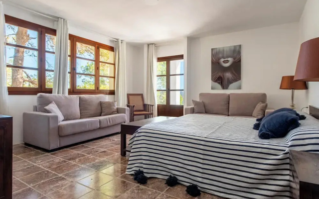 San Josep 6-bed Villa, Sleeps 14, Pool & Sea View
