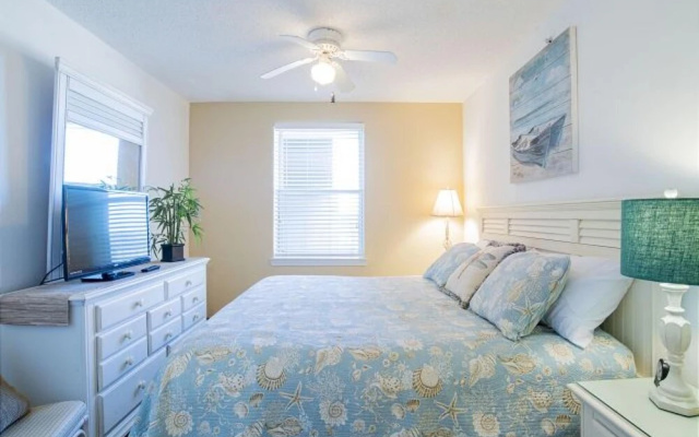Royal Palms 604