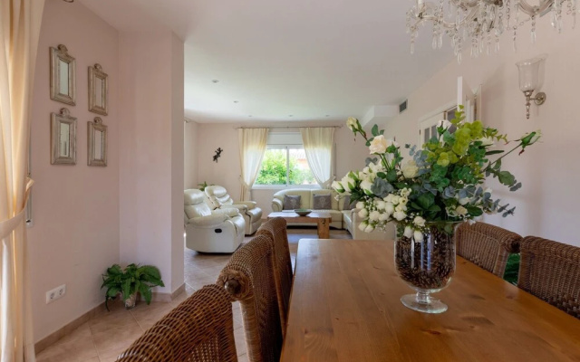 Magnificent Villa in Sant Pere Pescador with Private Pool