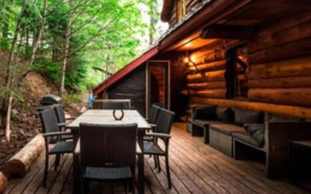 Sitka Alpine Log Cabin
