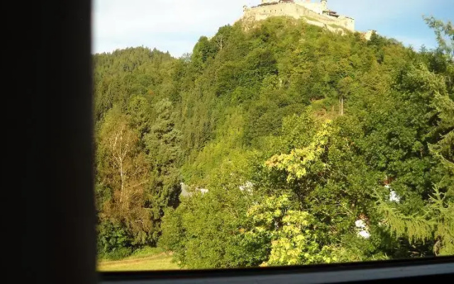 Schlosspension