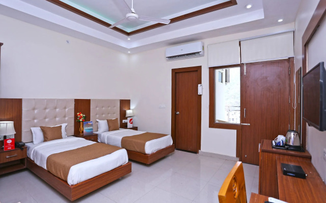 Kamay The Grand Alova