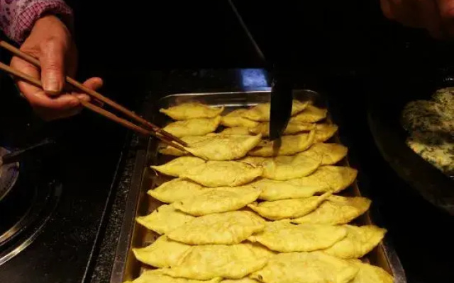 Huahong Hotel (Jiuhuashan Qingyang RT-Mart)