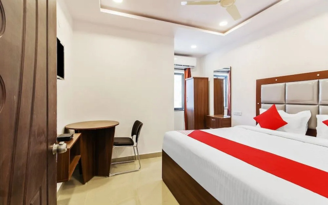 OYO 40807 Hotel VSR International