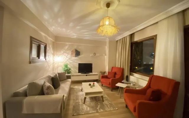 Flat with City View 5-Min to Istiklal in Beyoglu