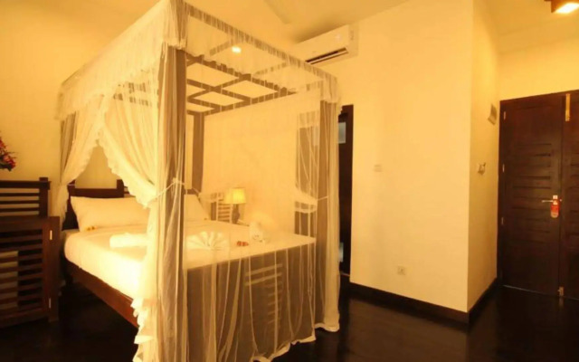 Saffron Hotel