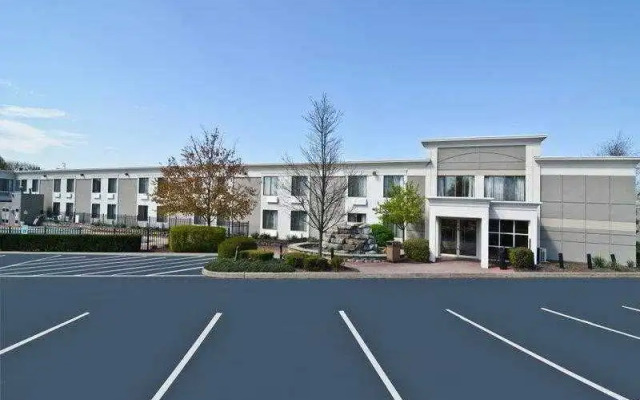 Spark by Hilton Hummelstown Hershey