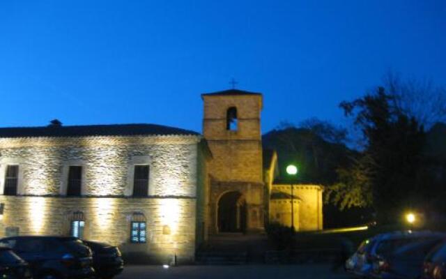 Отель Casa De Aldea La Casona De Los Valles Онис вид на фасад