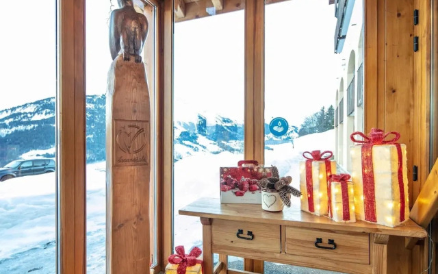 Compact Alpine Stay for 3 in Doucy