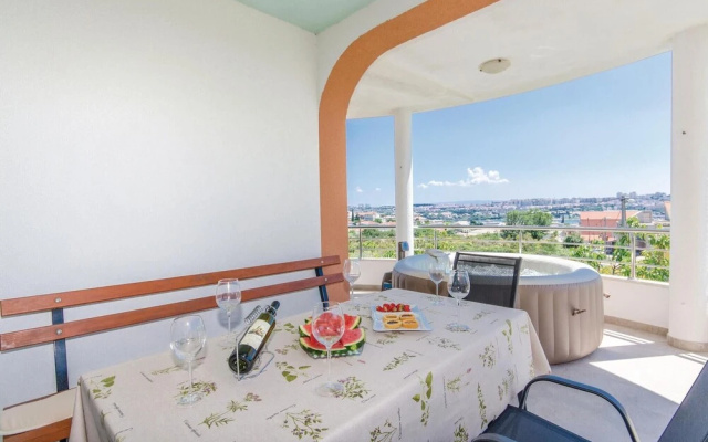 Awesome Home in Solin with WiFi, 8 Bedrooms & Hot Tub