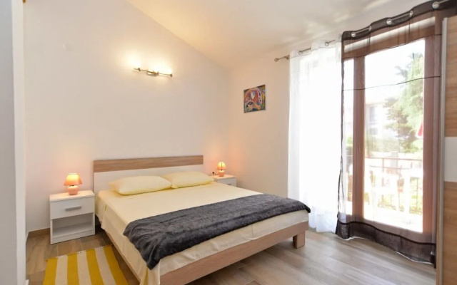 Apartment 1674
