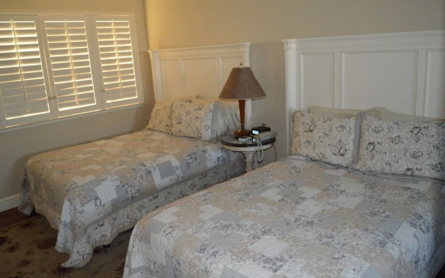 Beachcomber Inn