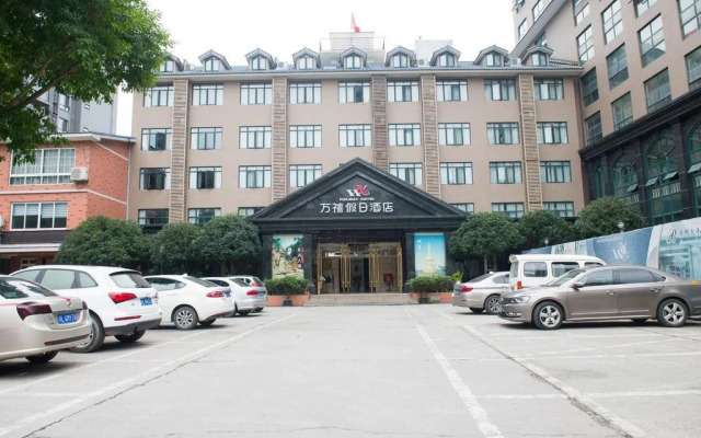 Thousands of Fortunes Hotel