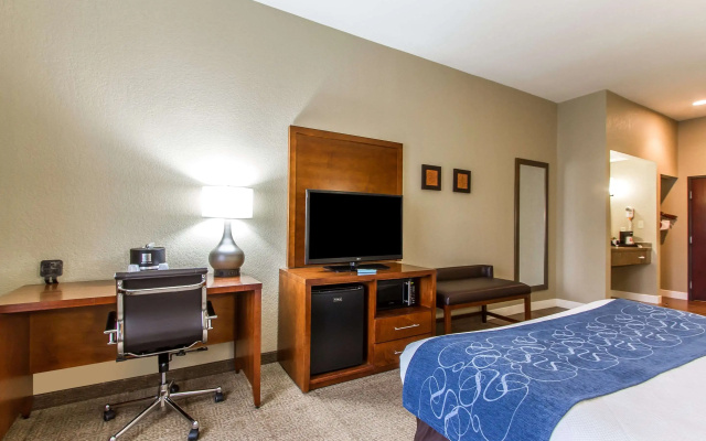 Comfort Suites Mattoon East