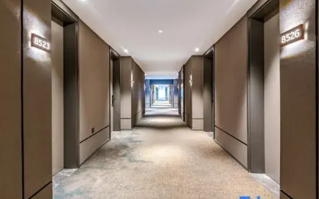 Homeinn Selected Hotel (Zhaotong Zhenxiong Yilian International Trade City)