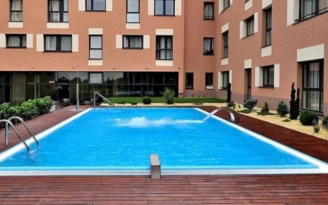 Melrose Apartments 2