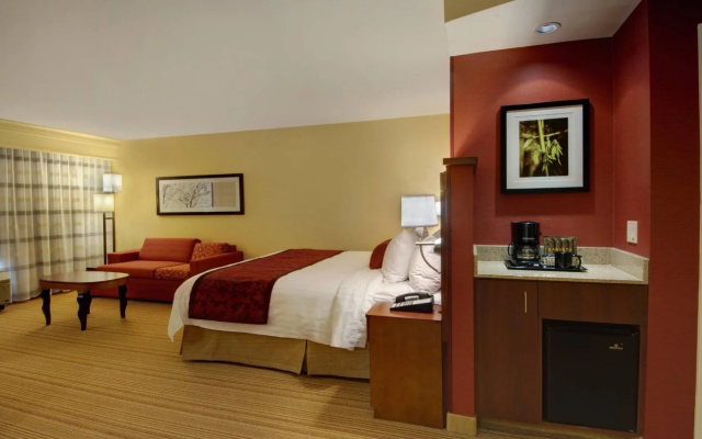 Courtyard by Marriott Madison East