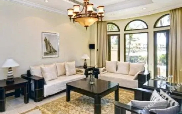 The Royal Oceanic by Deluxe Holdiay Homes