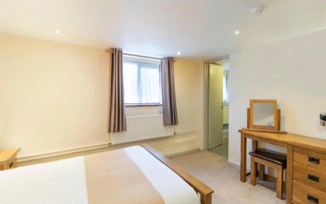 OYO Elm Farm Country House, Norwich Airport